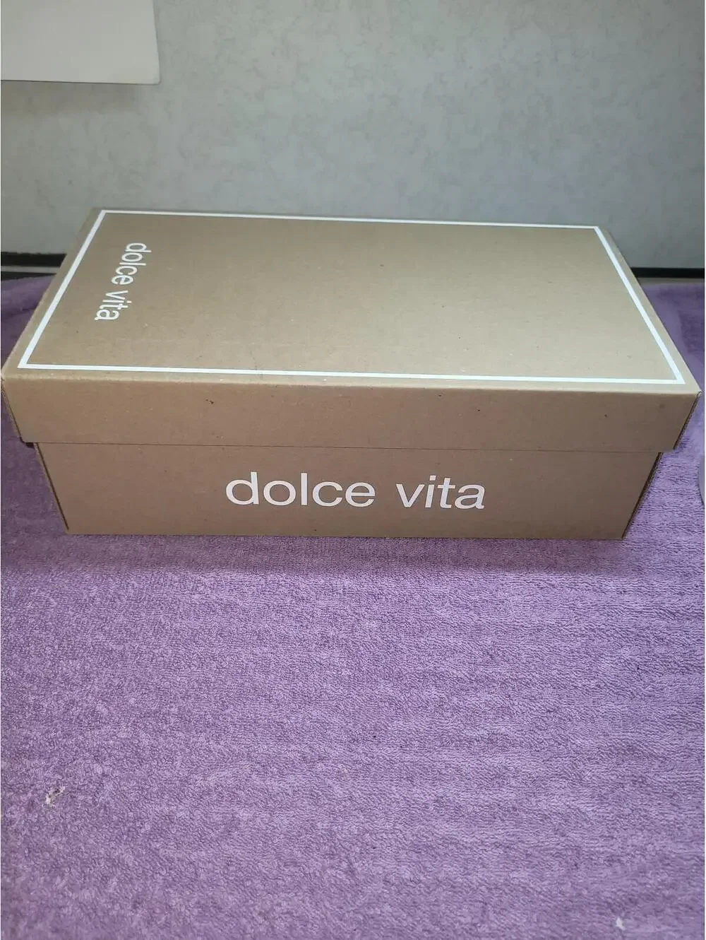 Dolce Vita Women’s Laini Off Whitecrackled Leather Sz 7.5 Med NWBox MSRP $140